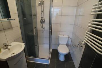 Фото номера Трехместный номер Проживание в семье Apartamenty Ostrowiec - Pokoje Gościnne Centrum г. Островец-Свентокшиский 2