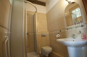 Фото номера Двухместный номер Делюкс с 1 кроватью Отель Hotel Restauracja Pod Parowozem г. Островец-Свентокшиский 7
