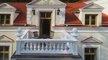 Фото номера Двухместный номер с 1 кроватью и балконом Отель Hotel Pałac Tarnowskich г. Островец-Свентокшиский 6